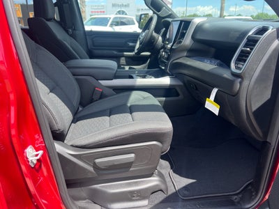 2026 RAM 1500 RAM 1500 EXPRESS CREW CAB 4X4 5'7' BOX
