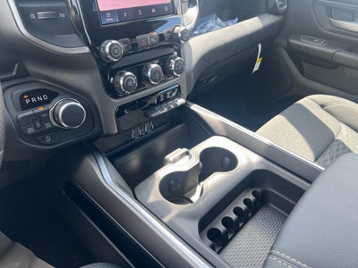 2026 RAM 1500 RAM 1500 EXPRESS CREW CAB 4X4 5'7' BOX