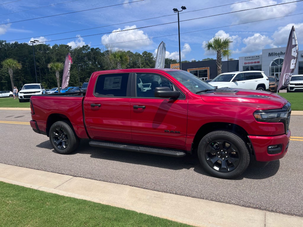 2026 RAM 1500 RAM 1500 EXPRESS CREW CAB 4X4 5'7' BOX