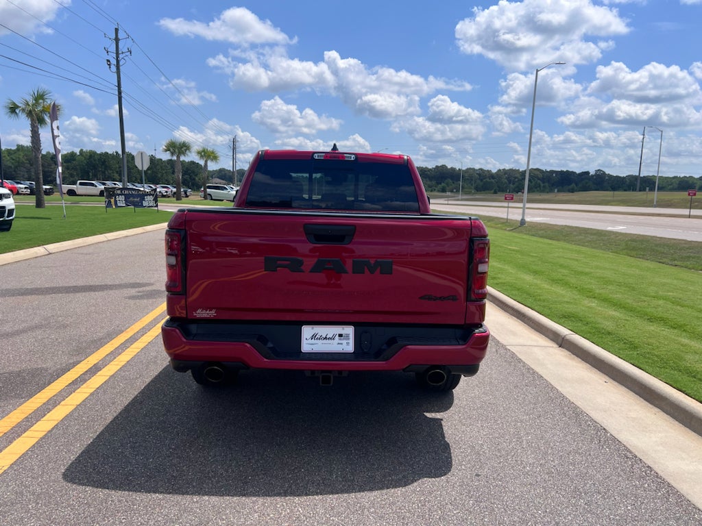 2026 RAM 1500 RAM 1500 EXPRESS CREW CAB 4X4 5'7' BOX