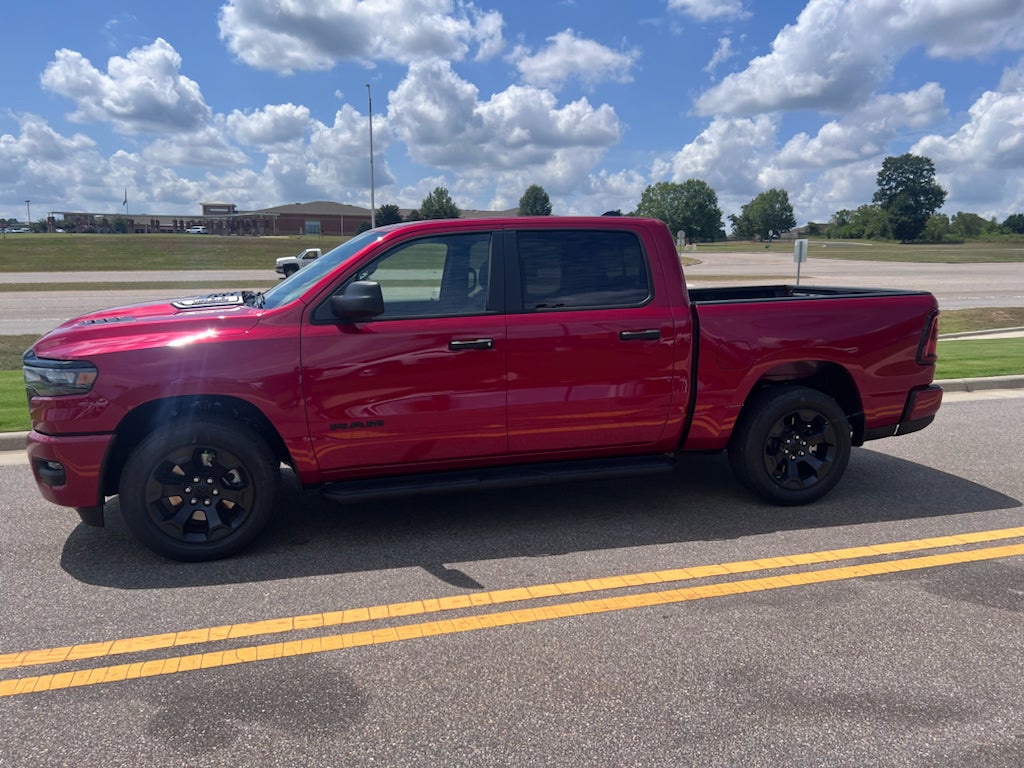 2026 RAM 1500 RAM 1500 EXPRESS CREW CAB 4X4 5'7' BOX