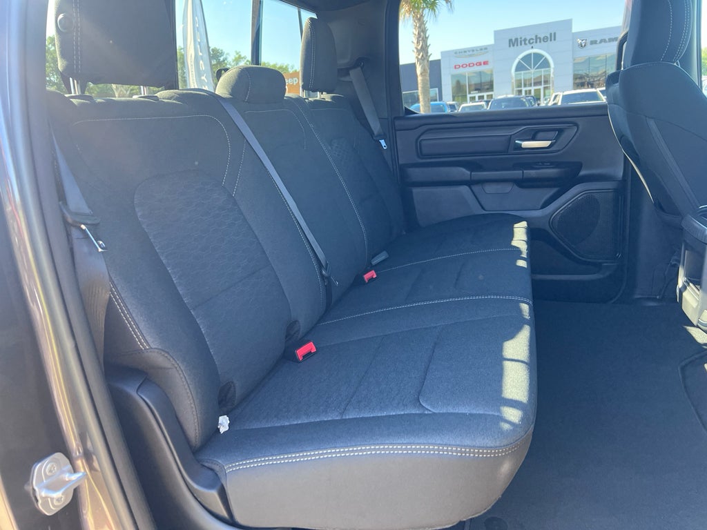 2026 RAM 1500 RAM 1500 EXPRESS CREW CAB 4X4 5'7' BOX