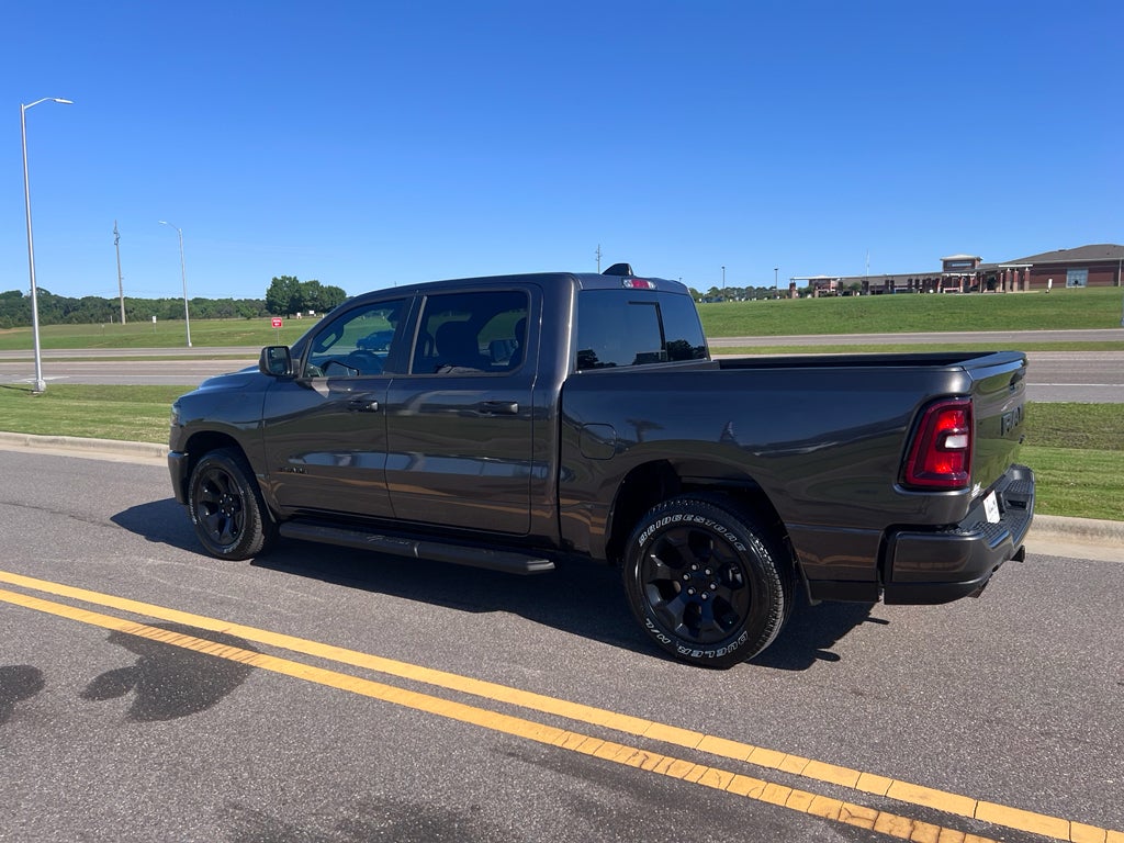 2026 RAM 1500 RAM 1500 EXPRESS CREW CAB 4X4 5'7' BOX