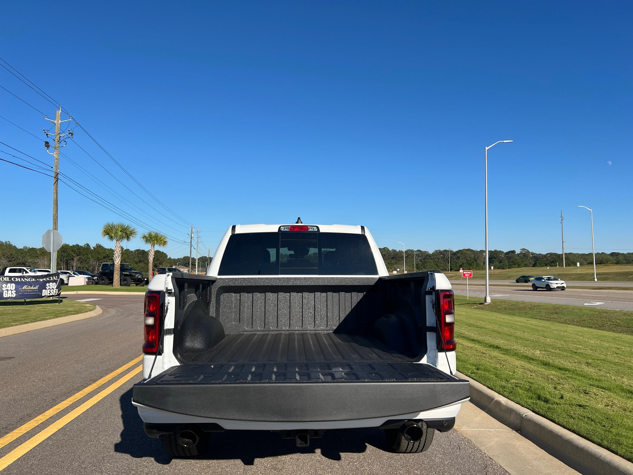 2027 RAM 1500 RAM 1500 EXPRESS CREW CAB 4X4 5'7' BOX