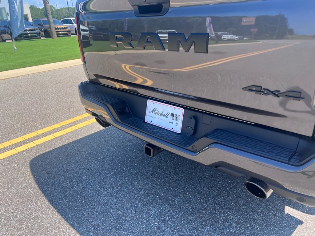 2026 RAM 1500 RAM 1500 EXPRESS CREW CAB 4X4 5'7' BOX