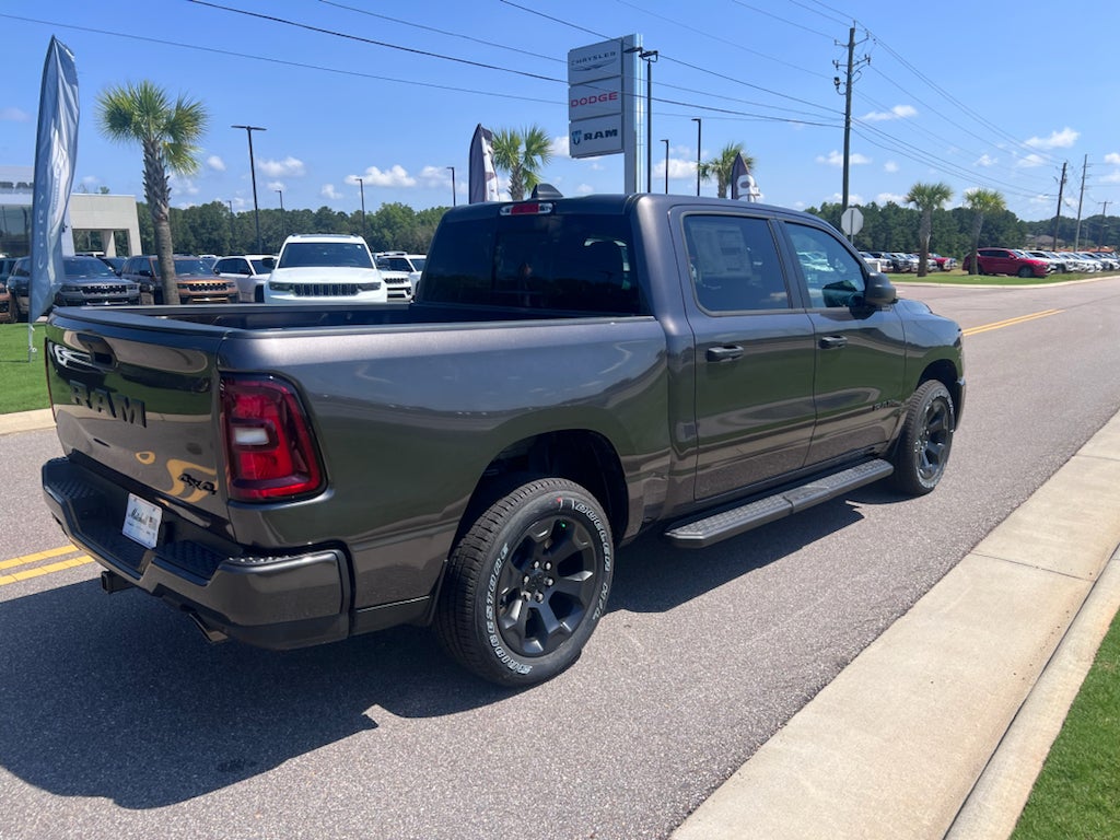 2026 RAM 1500 RAM 1500 EXPRESS CREW CAB 4X4 5'7' BOX
