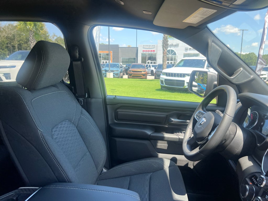 2026 RAM 1500 RAM 1500 EXPRESS CREW CAB 4X4 5'7' BOX