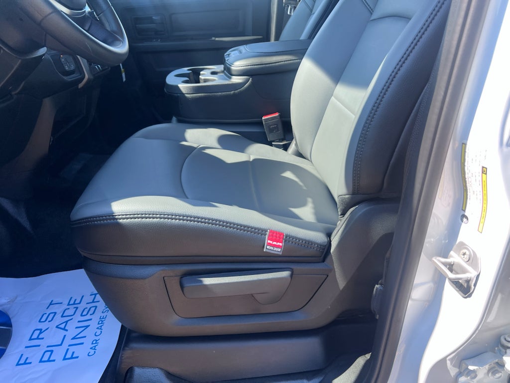 2026 RAM 2500 RAM 2500 TRADESMAN CREW CAB 4X4 6'4' BOX