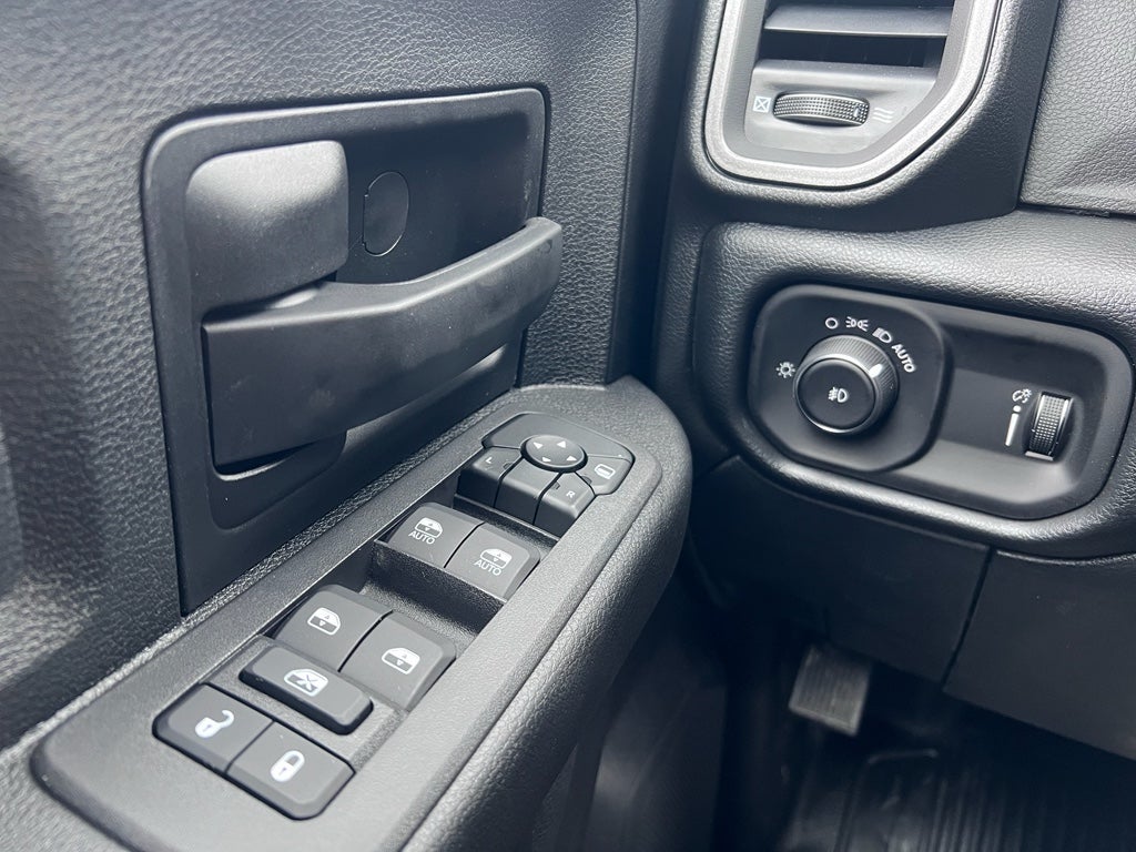 2026 RAM 3500 Chassis RAM 3500 TRADESMAN CREW CAB CHASSIS 4X4 60' CA