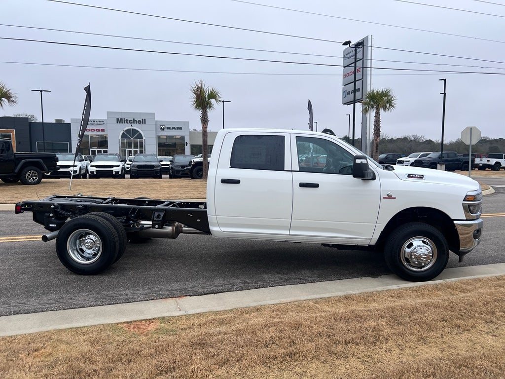 2026 RAM 3500 Chassis RAM 3500 TRADESMAN CREW CAB CHASSIS 4X4 60' CA