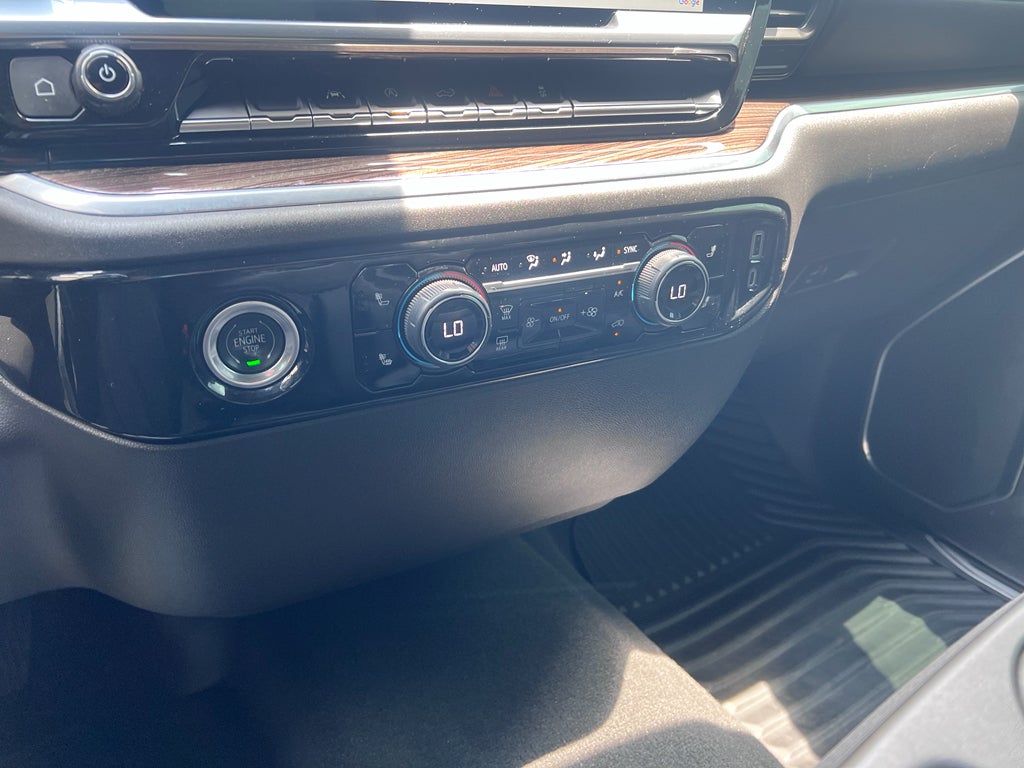 2022 Chevrolet Silverado 4WD Crew Cab Short Bed LT with 2FL