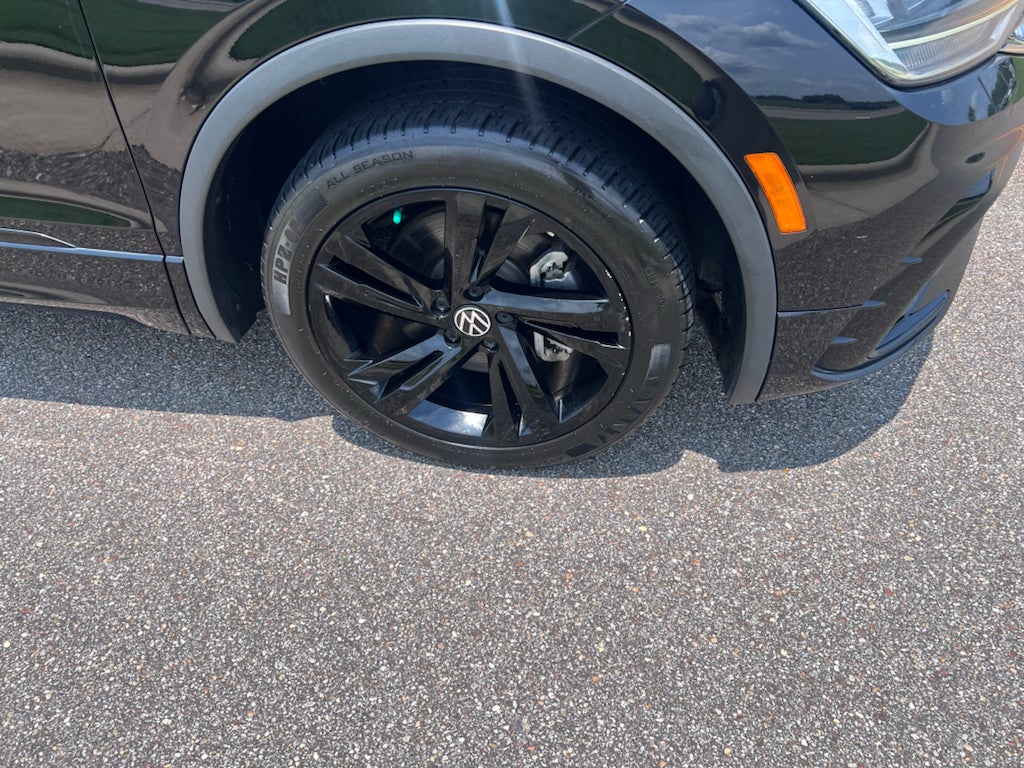 2023 Volkswagen Tiguan 2.0T SE R-Line Black