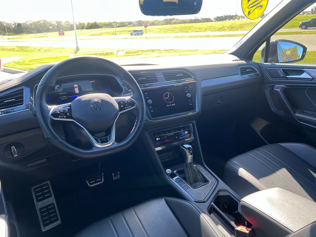 2023 Volkswagen Tiguan 2.0T SE R-Line Black