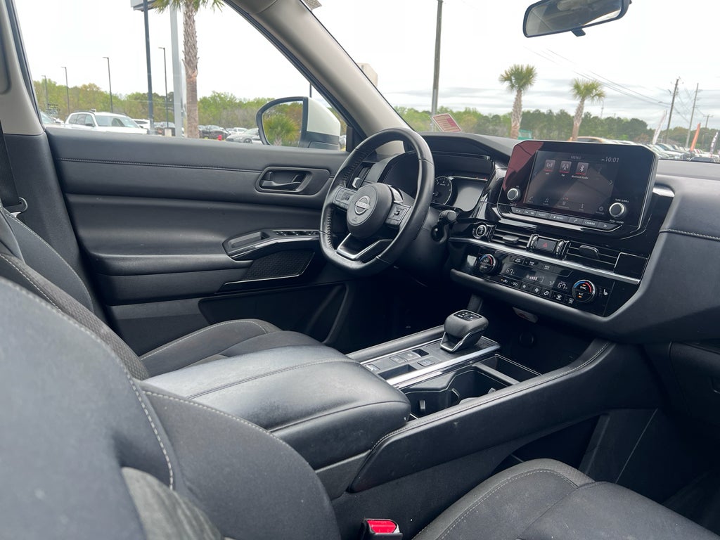 2023 Nissan Pathfinder SV FWD