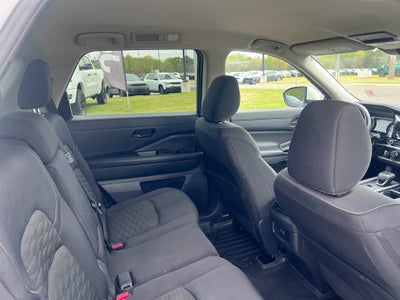 2023 Nissan Pathfinder SV FWD