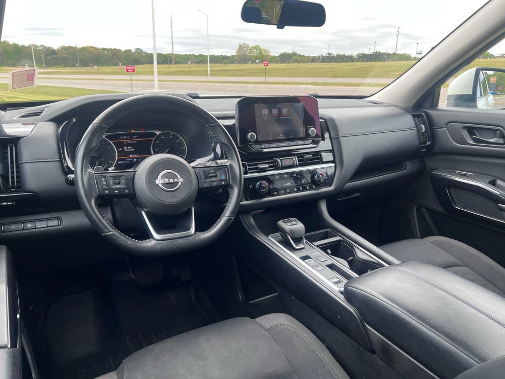 2023 Nissan Pathfinder SV FWD