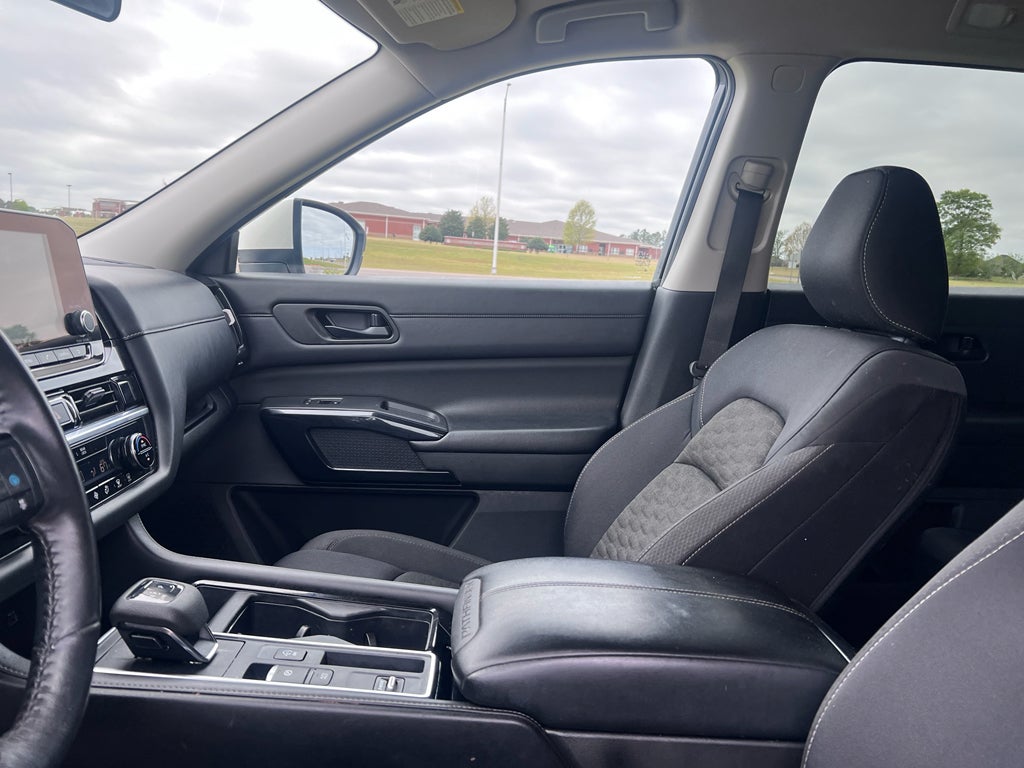 2023 Nissan Pathfinder SV FWD