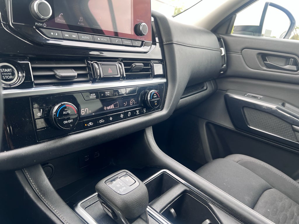 2023 Nissan Pathfinder SV FWD