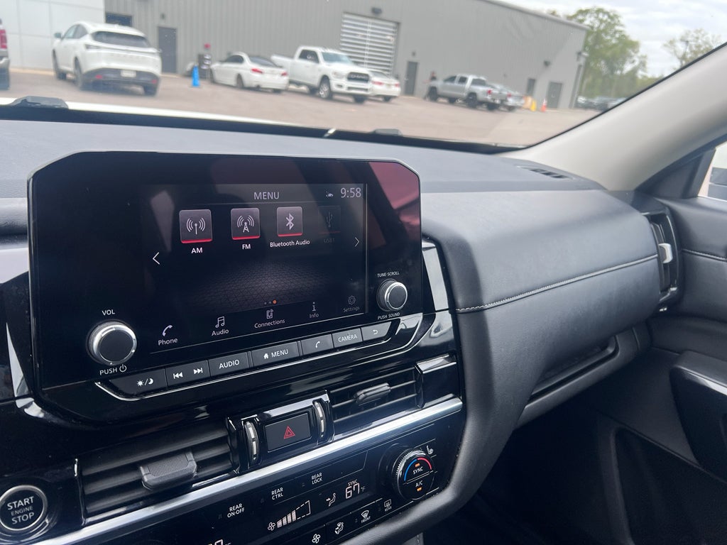 2023 Nissan Pathfinder SV FWD