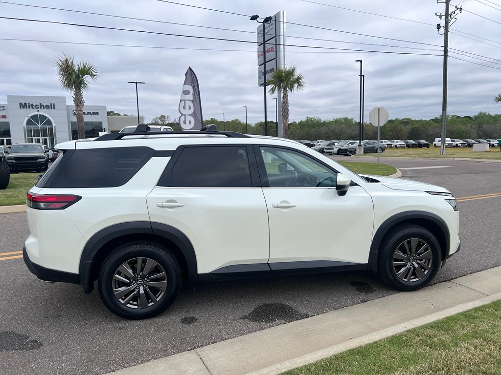 2023 Nissan Pathfinder SV FWD