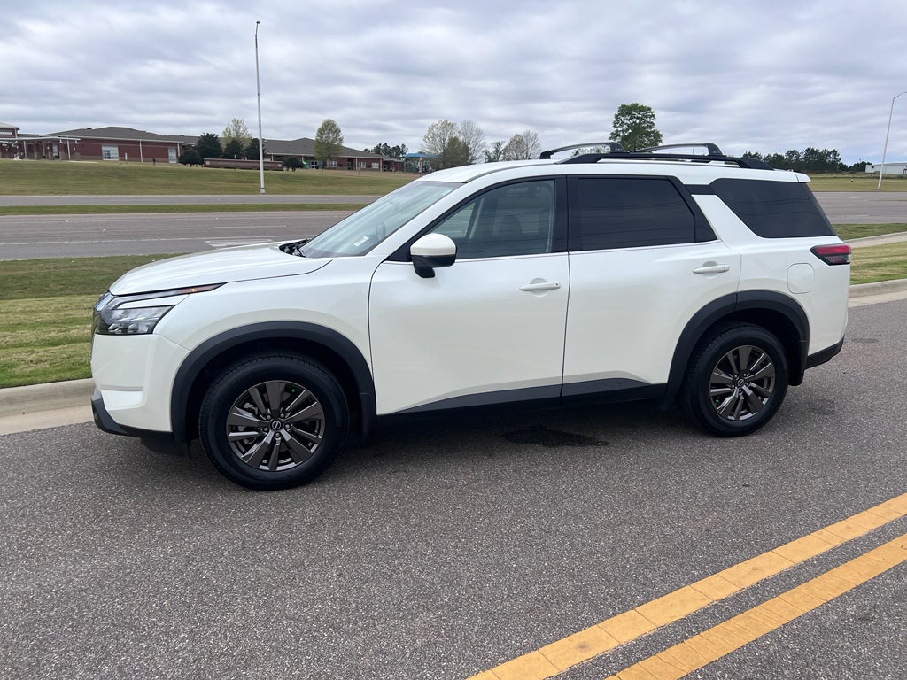 2023 Nissan Pathfinder SV FWD