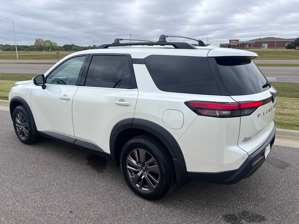 2023 Nissan Pathfinder SV FWD