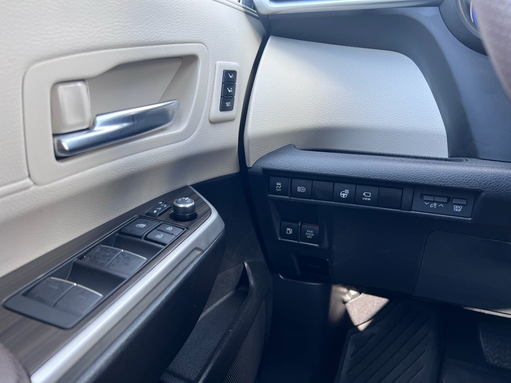 2024 Toyota Sienna Platinum
