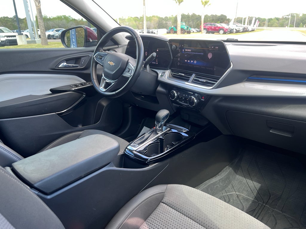 2024 Chevrolet Trax FWD LT