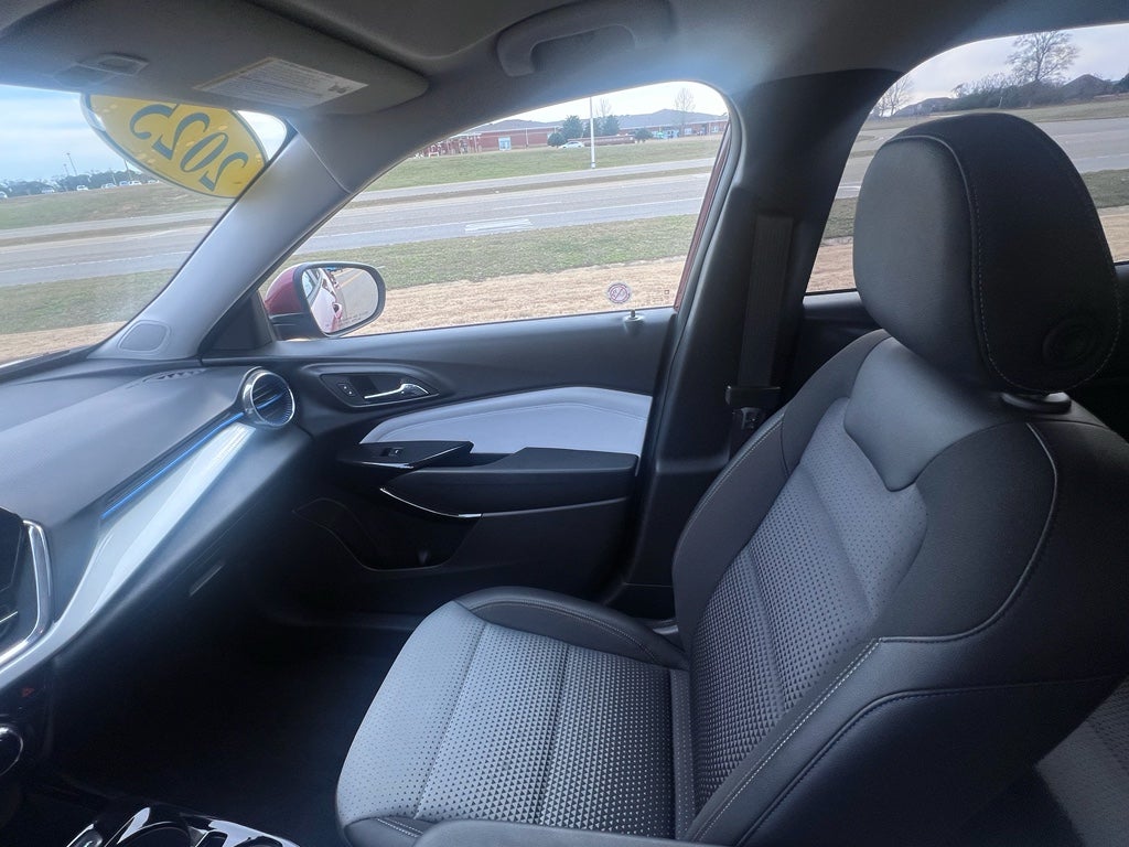 2025 Chevrolet Trax FWD LT