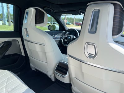 2025 BMW 7 series 740i