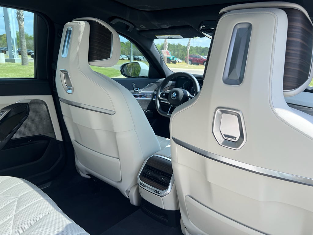 2025 BMW 7 series 740i