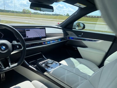 2025 BMW 7 series 740i