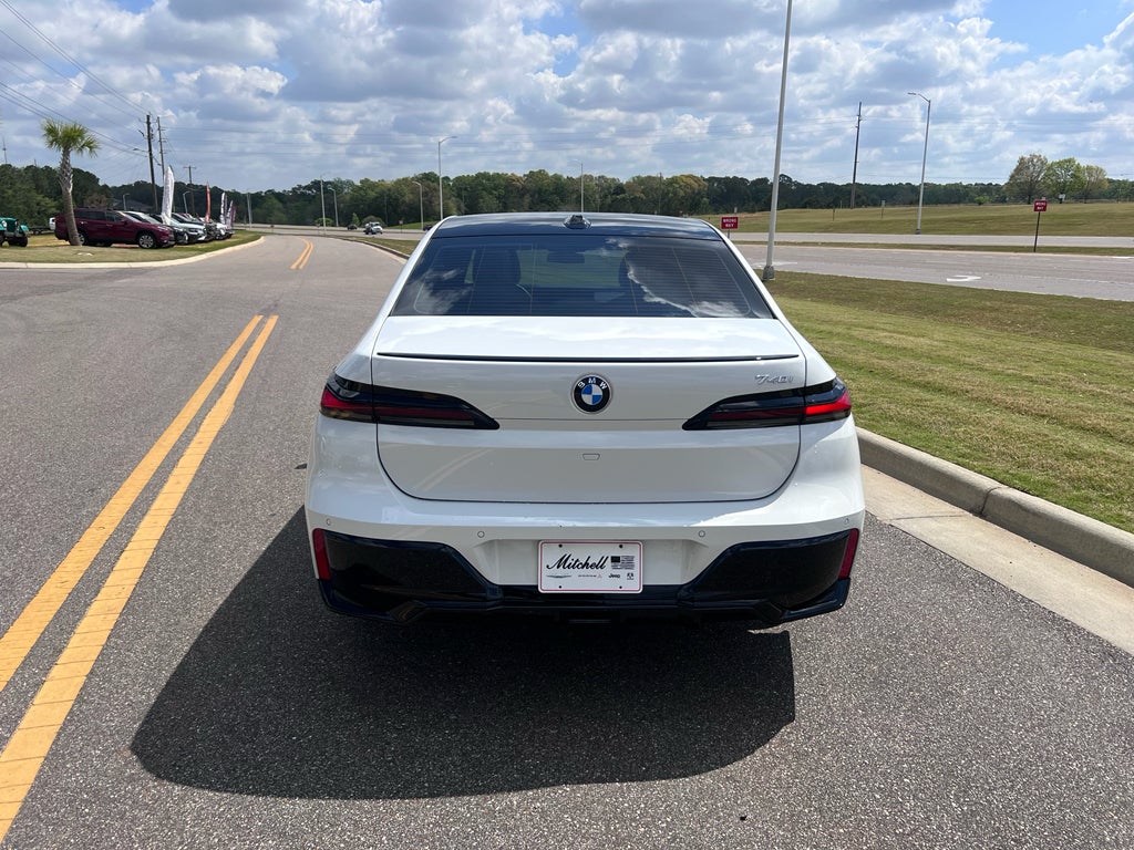 2025 BMW 7 series 740i